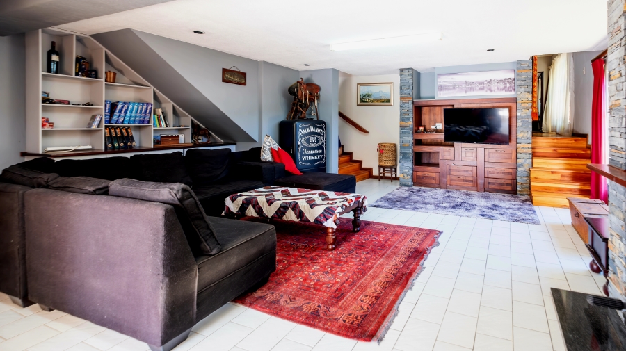 5 Bedroom Property for Sale in Denver Park Western Cape
